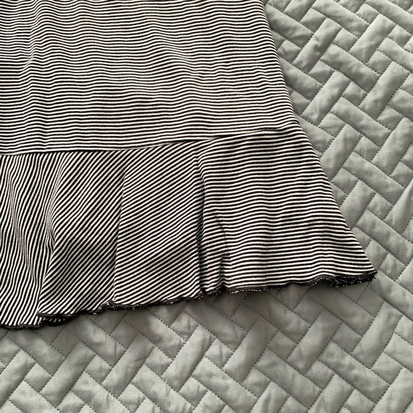 Ruffle mini skirt - Picture 3 of 4